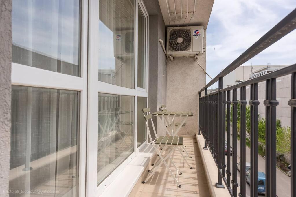 Bright Place Next To Grand Mall Varna Exterior foto