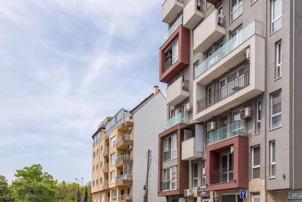 Bright Place Next To Grand Mall Varna Exterior foto
