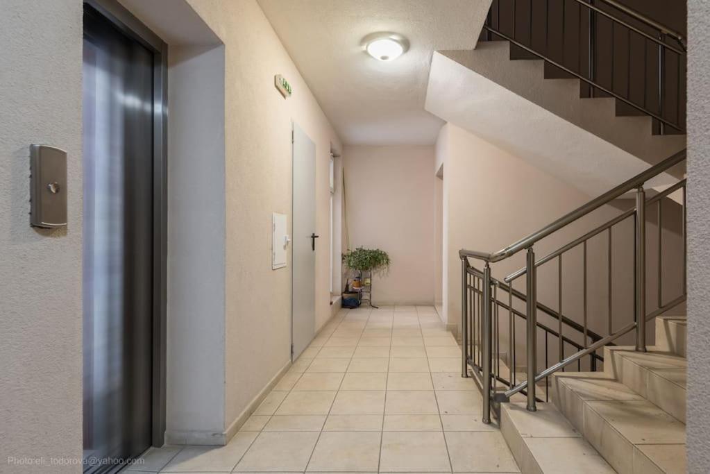 Bright Place Next To Grand Mall Varna Exterior foto